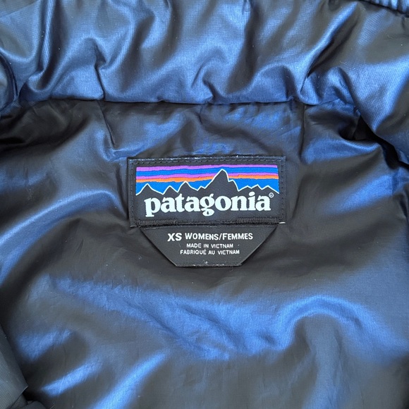Patagonia Women’s Nano Puff Vest XS - Picture 6 of 9